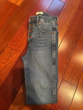 Madewell High-Rise Button-Fly Skinny Jeans in Medium Blue